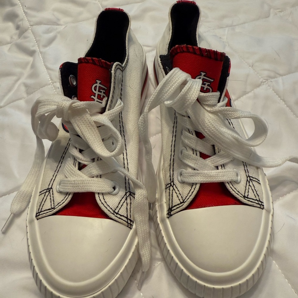Foco St Louis Cardinals women's Low Top Canvas Shoe